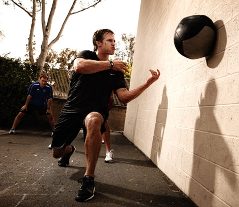 Entrenamiento con Balón Medicinal y Core